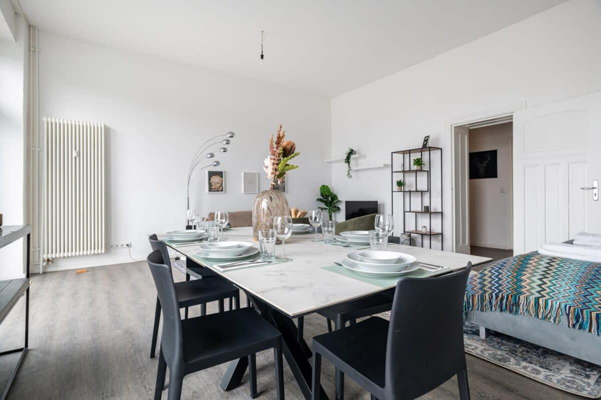 Homely - Spacious, Modern, S-bahn Nearby , Groups & Families * Berlino