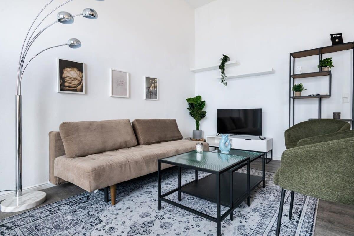 Appartamento Homely - Spacious, Modern, S-bahn Nearby , Groups & Families