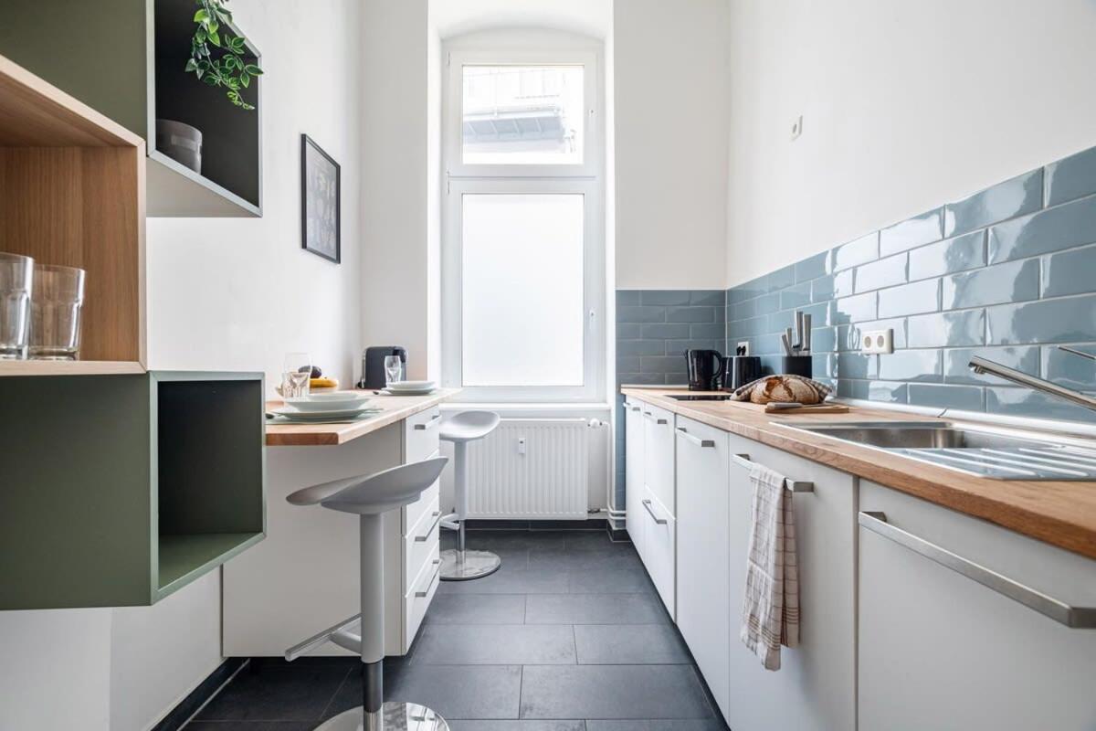 Homely - Spacious, Modern, S-bahn Nearby , Groups & Families Berlino