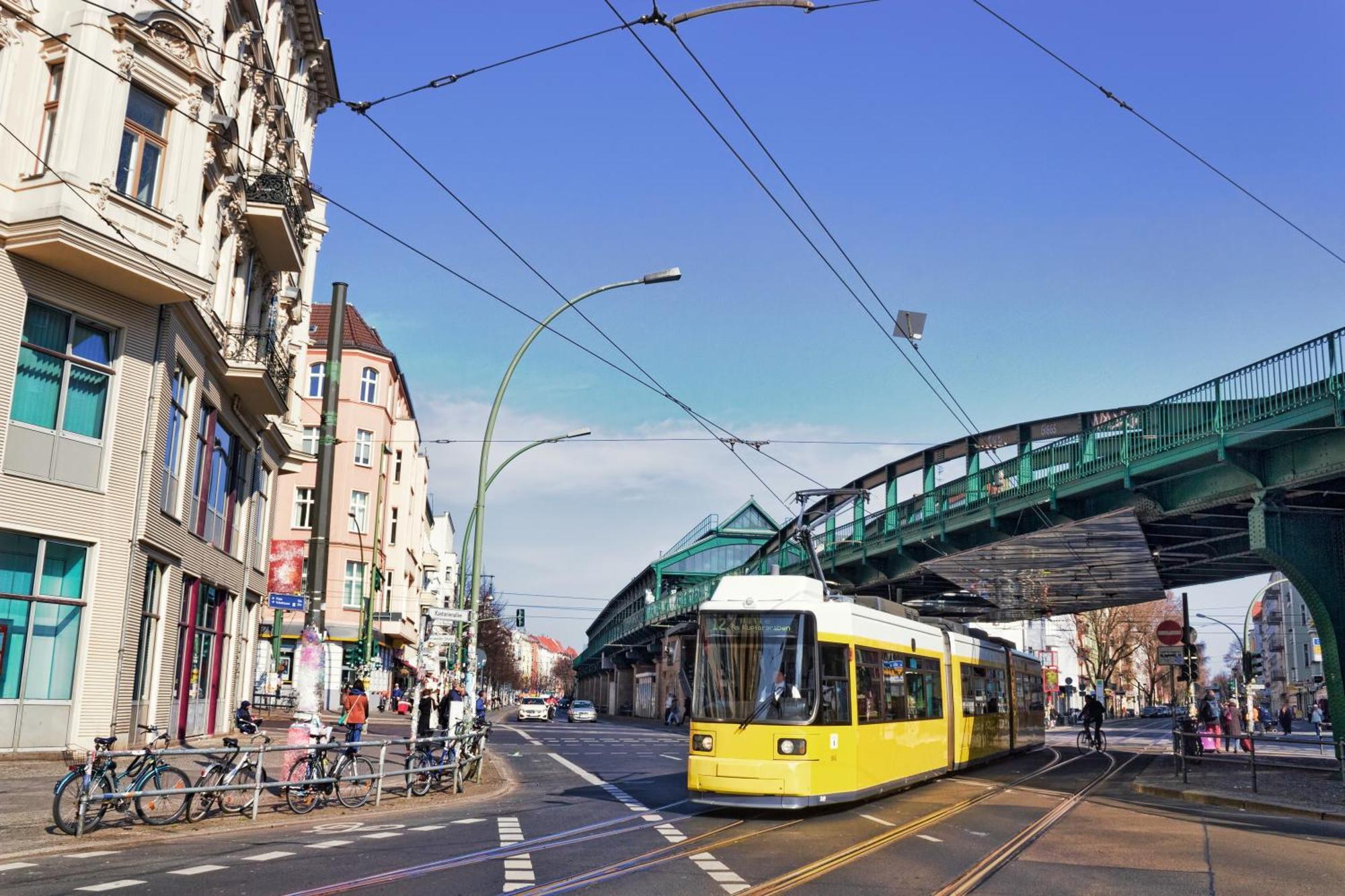 Appartamento Homely - Spacious, Modern, S-bahn Nearby , Groups & Families *